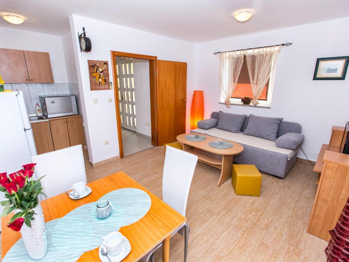 Apartment Mraovic By Interhome Karlobag Exterior photo